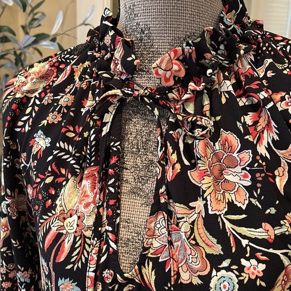 H&M Crepe Dress with pockets. Excellent Condtion - Picture 8 of 9